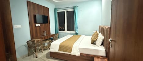 Standard-Doppelzimmer | Zustellbetten, kostenloses Internet per Kabel, Bettwäsche