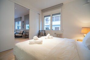 2 habitaciones, tabla de planchar con plancha, wifi y ropa de cama