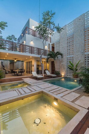 Et oppvarmet basseng