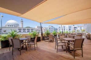 Terrace/patio - Kyriad Prestige City Center Tunis (Tunis)