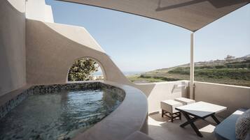 Galaria Serenity Villa with outdoor Hot Tub | Terrace/patio