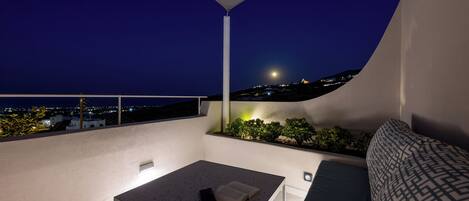 Superior Two Bedroom Suite with Outdoor Jetted Tub