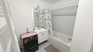 Chuveiro, secador de cabelo