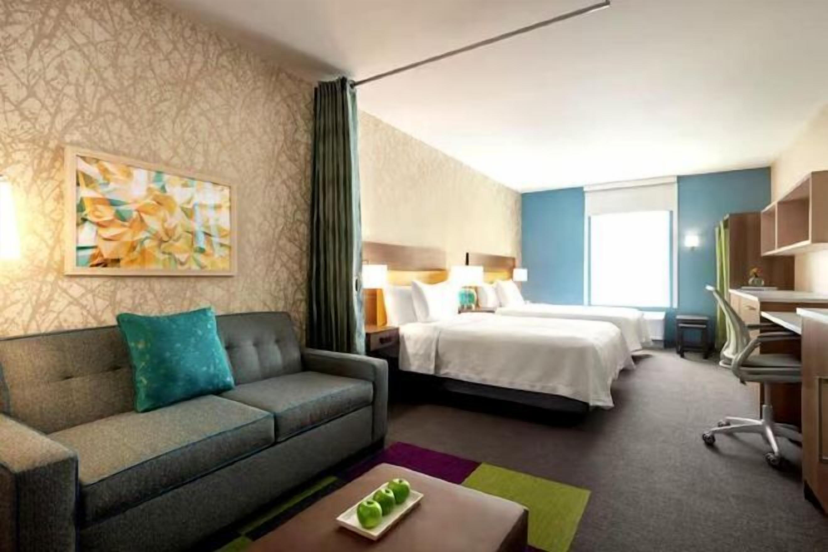 Een strijkplank/strijkijzer, gratis babybedden, gratis wifi, beddengoed