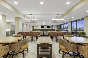 Desayuno buffet incluido todos los días 