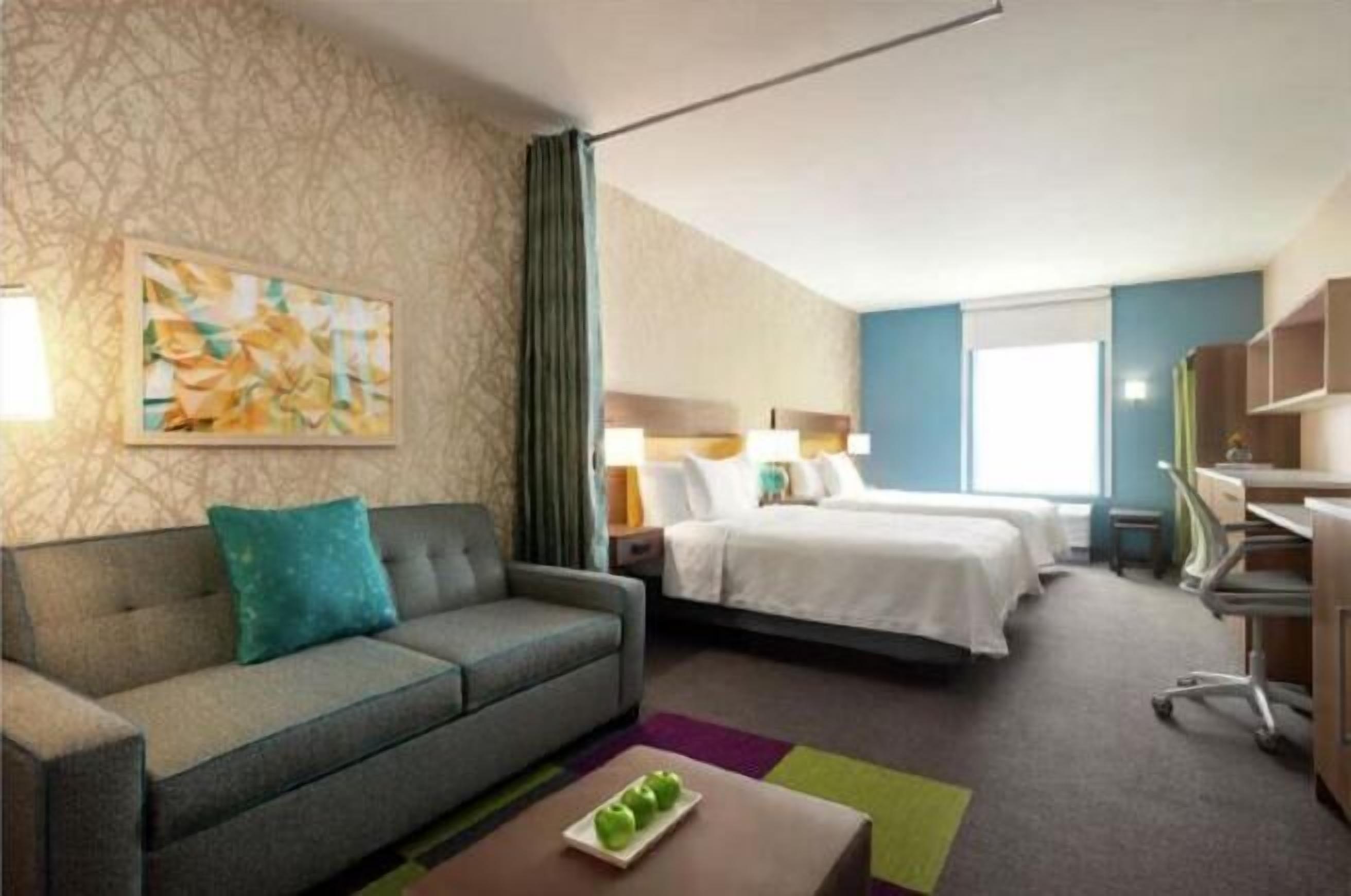 Een strijkplank/strijkijzer, gratis babybedden, gratis wifi, beddengoed