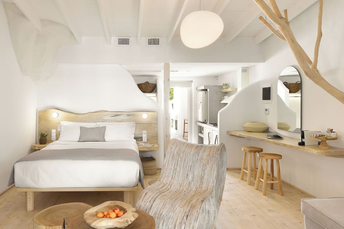 Supreme Beachfront Suite Sea View with hot tub | In-room safe, desk, iron/ironing board, free WiFi