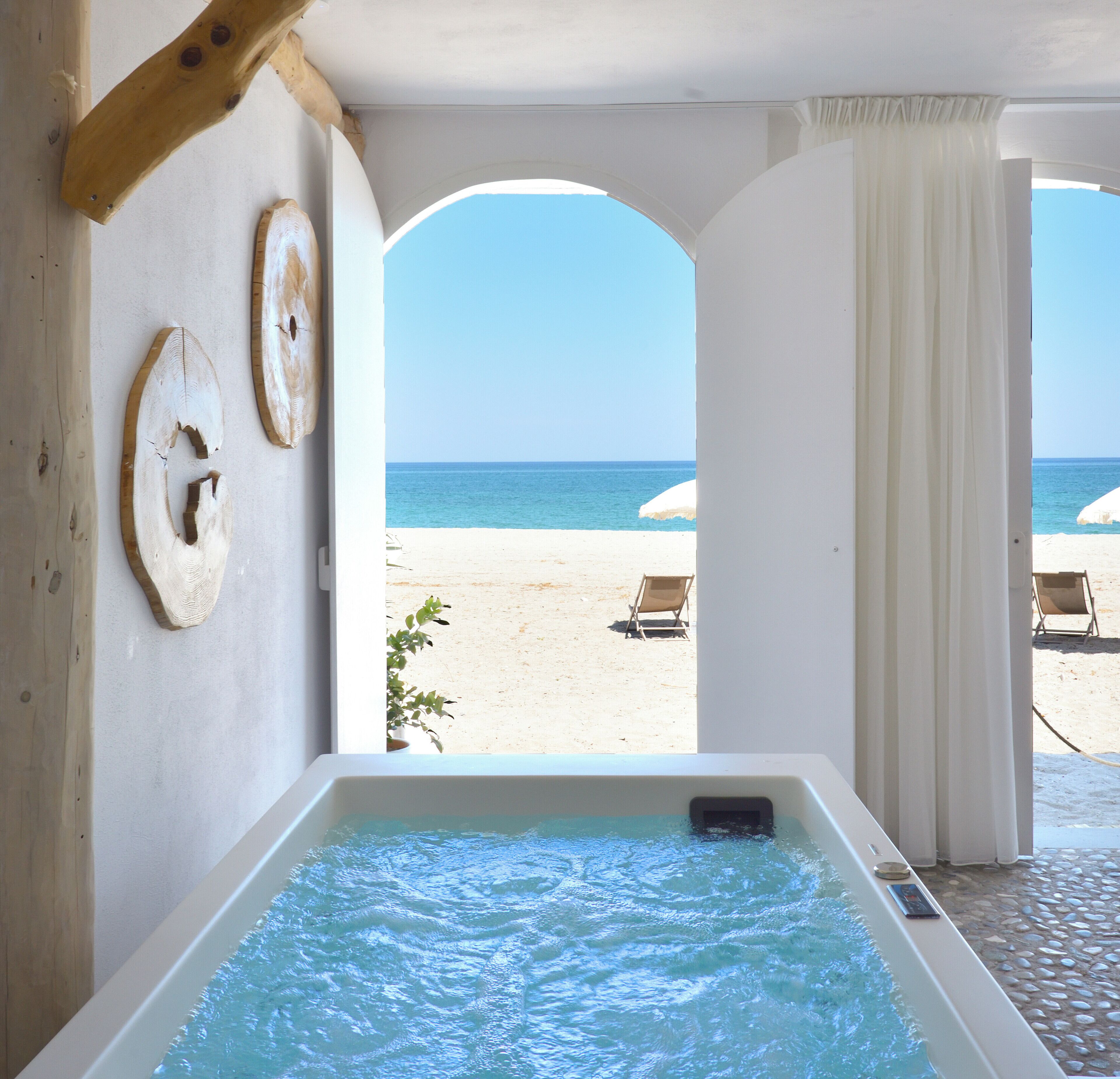 Honeymoon Seafront Suite Sea View with hot tub | Terrace/patio