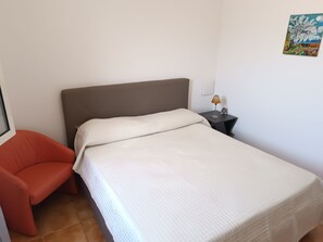 2 chambres, bureau, fer et planche à repasser, Wi-Fi gratuit