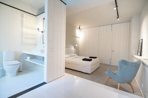 2 slaapkamers, een strijkplank/strijkijzer, wifi, beddengoed