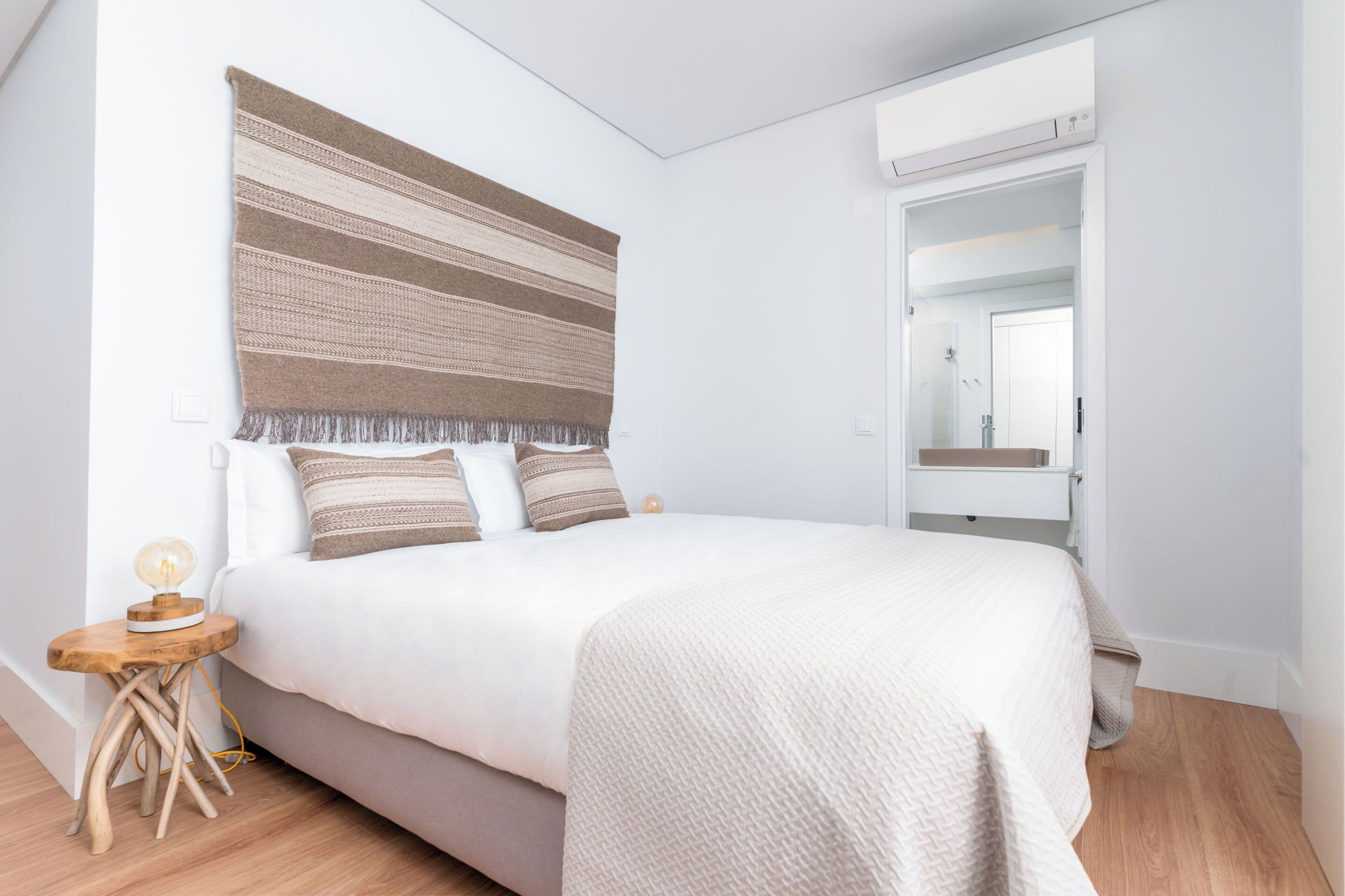 2 bedrooms, individually decorated, individually furnished, desk