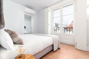 2 bedrooms, individually decorated, individually furnished, desk