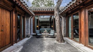 Premier Courtyard | Courtyard