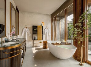 Designer toiletries, hair dryer, bathrobes, slippers - Mandarin Oriental Qianmen, Beijing (Beijing)