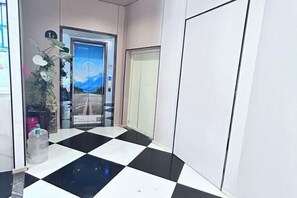 Interior - afuerliansuozheyujiudian (Xiushan County)