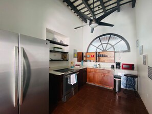 Fridge, microwave, oven, coffee/tea maker