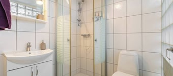 Apartment with own entrance, parking, fast public transport to Oslo city centre