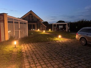 Property grounds - New vacation home 125sqm glass house to slow down (Wardow)