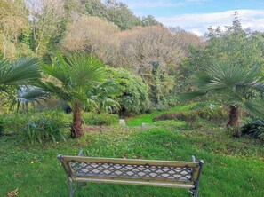 Familienchalet, Parkblick | Blick auf den Garten