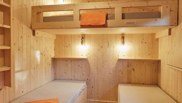 Familienchalet, Parkblick | 2 Schlafzimmer, kostenloses WLAN, Bettwäsche