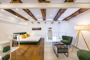 2 bedrooms - Quartieri Spagnoli Modern Flat by Wonderful Italy (Naples)