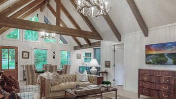 Télévision, cheminée, espaces bureaux