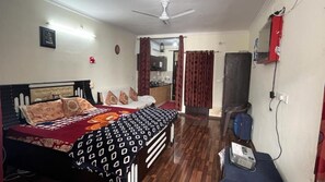 6 chambres, fer et planche à repasser, Wi-Fi, draps fournis