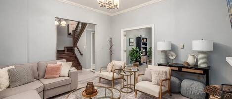 Fernseher, Kamin, Arbeitsbereiche