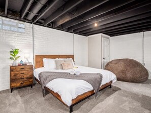 5 soverom, skrivebord, strykejern/-brett og wi-fi