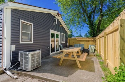 Suburban oasis perfect for families & groups