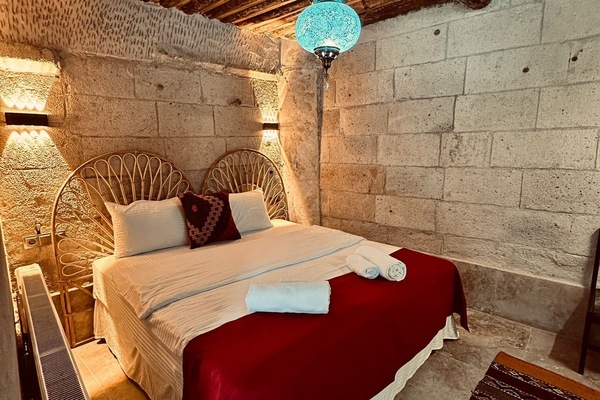 Soundproofing, free WiFi, bed sheets