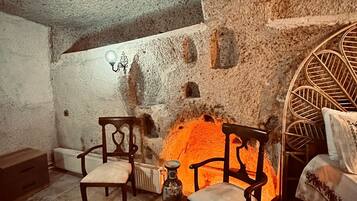 Signature Room | Soundproofing, free WiFi, bed sheets