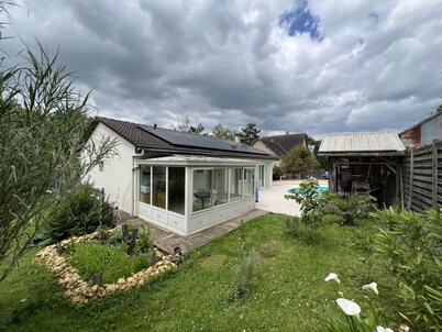 Maison d'hôte 5km from Chartres city center, riverside, heated pool