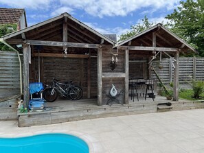 Utendørsbasseng