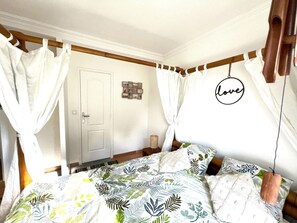 5 slaapkamers, een strijkplank/strijkijzer, gratis wifi, beddengoed
