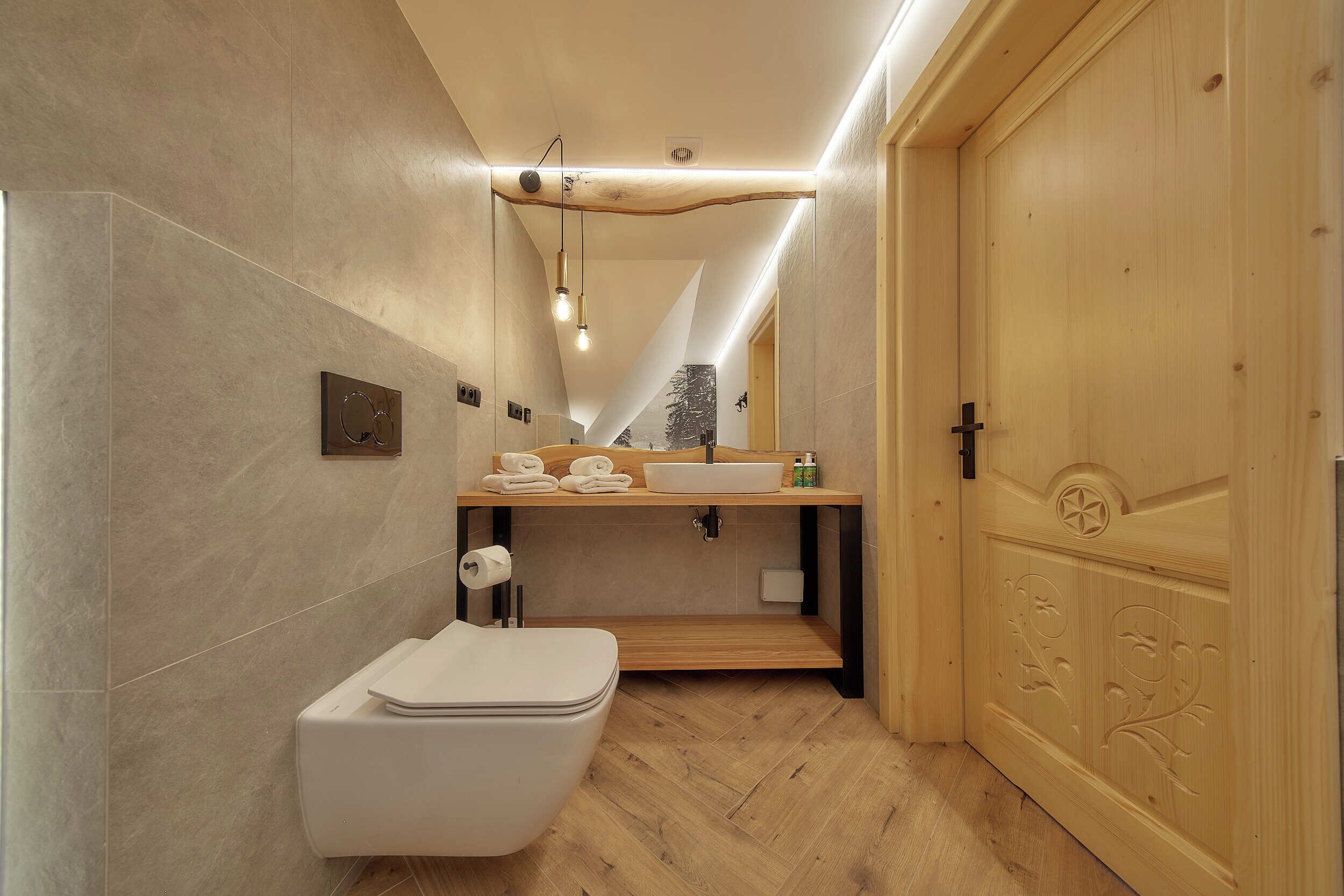 Exclusive Villa | Bathroom | Hair dryer, heated floors, towels, soap
