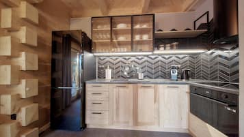 Villa exclusiva | Cocina privada | Refrigerador con congelador, horno, parrilla de estufa y lavavajillas