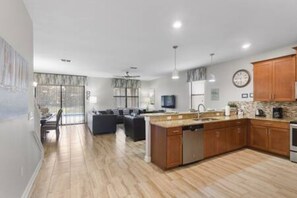 House | 9 bedrooms - CG 1407 Rolling Fairway Rolling Skies Poolside Cinema Spa Near Disney (Davenport)