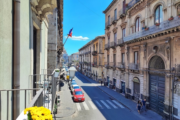 La storica via Garibaldi.