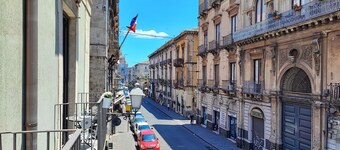Exclusive Stay [Duomo View + 5 Balconies]