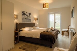 5 Schlafzimmer, Bügeleisen/Bügelbrett, kostenloses WLAN, Bettwäsche