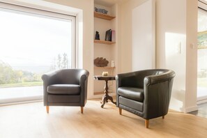 Interior - Luxurious, secluded gîte with sauna, summer outdoor pool and bollard - private estate. (FINNEVAUX (Belgique))