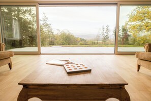 Game room - Luxurious, secluded gîte with sauna, summer outdoor pool and bollard - private estate. (FINNEVAUX (Belgique))