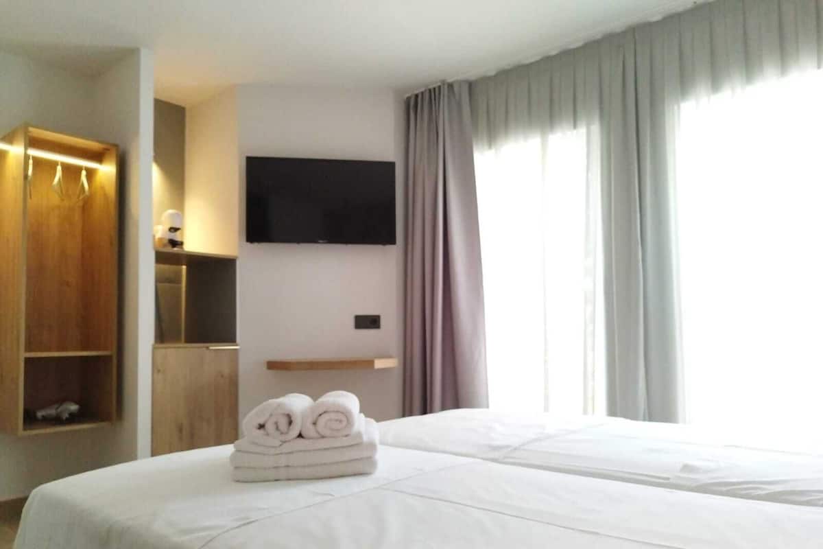 Double Room, City View | Individually decorated, desk, laptop workspace, free WiFi