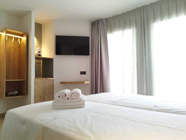 Double Room, City View | Individually decorated, desk, laptop workspace, free WiFi