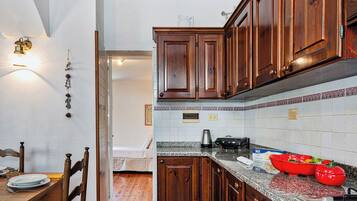 House, Garden View | Private kitchen | Full-sized fridge, oven, stovetop, dishwasher