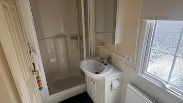 Cabin | Bathroom | Shower
