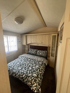 Kabin | 2 kamar tidur, Wi-Fi gratis, dan seprai linen