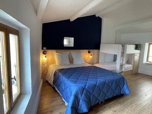 2 habitaciones, tabla de planchar con plancha, wifi y ropa de cama 