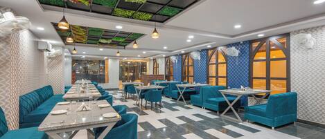 Daily buffet breakfast (INR 350 per person)